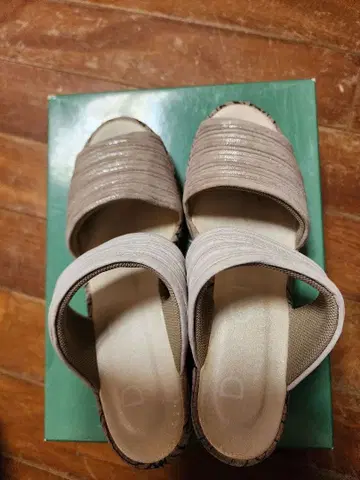 베이지 스트랩 샌들 23.5cm