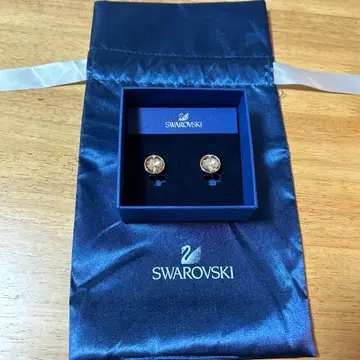 Swarovski 골드 스터드 귀걸이
