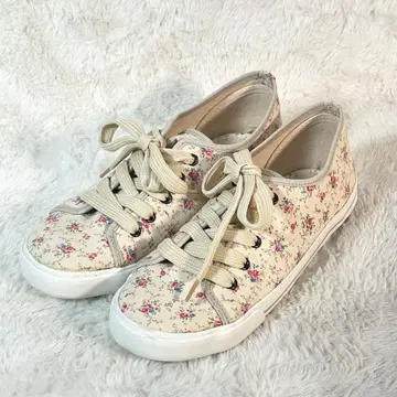 [ 미사용급 ] 귀여운 플라워 무늬 아이보리 캔버스 스니커즈 꽃무늬 키즈