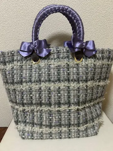 보라색과 그레이의 트위드 토트백