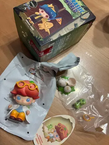 POP MART DIMOO DINOSAUR EGG RESERCHER