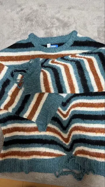 scwear. 보더 니트