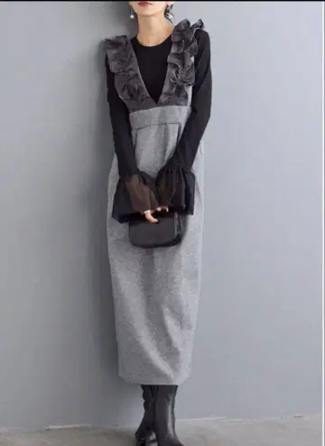 이소재 프릴 숄더 점프 스커트 그레이 오웬 마이 스트라다 좋아하시는 분께