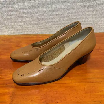 새상품급 타니노 크리스티 브라운 22.5cm 35 펌프스