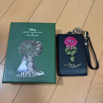 Disney 원더랜드의 앨리스 YUKO HIGUCHI 콜라보 패스 케이스