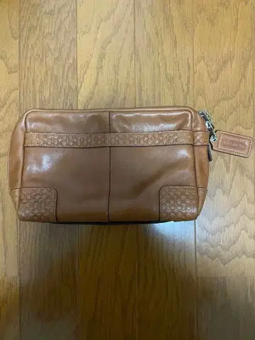 브라운 가죽 클러치백