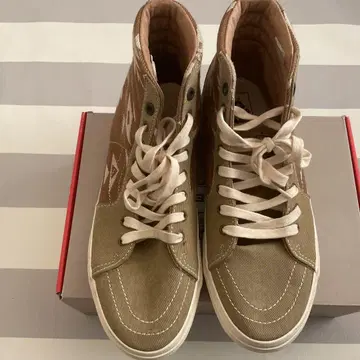 새상품 Vans 베이지 하이컷 스니커즈 27cm