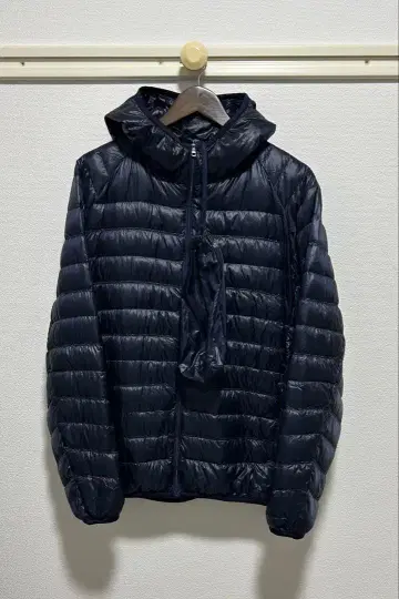 새상품급 유니클로 울트라 라이트 다운 파카 네이비 사이즈 L
