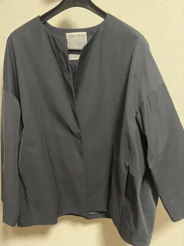 BEARDSLEY 다크 네이비 뒤 둥근 블루종