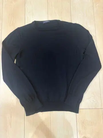 BEAMS F 네이비 크루넥 스웨터