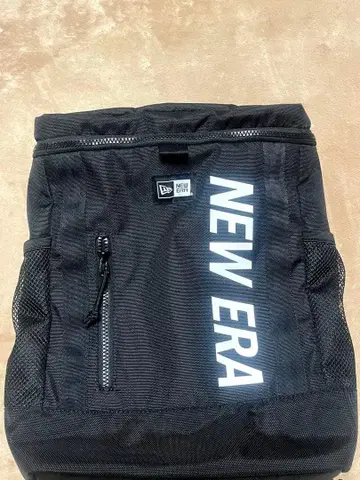 NEW ERA 블랙 백팩