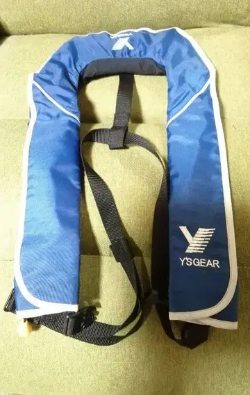 와이즈 기어 구명 조끼 벚꽃 마크 있음