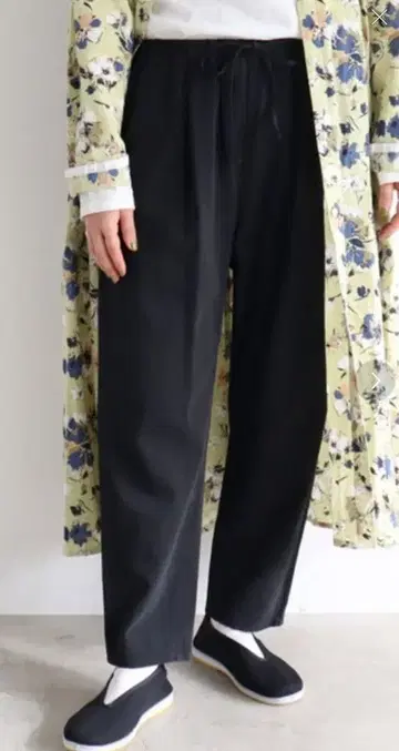 블랙 캐주얼 팬츠 허리밴딩