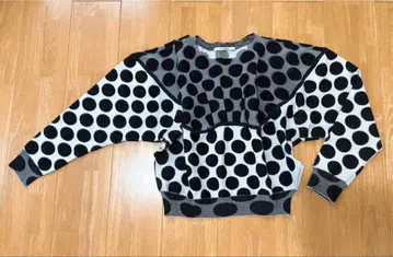 [ dzzit ] 디지트 도트 긴팔 스웨터