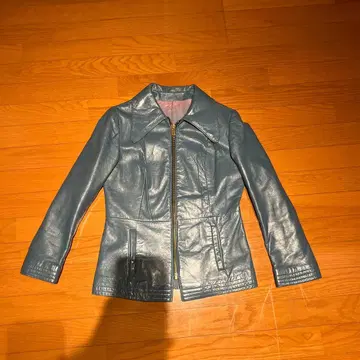 스카이블루 가죽 자켓