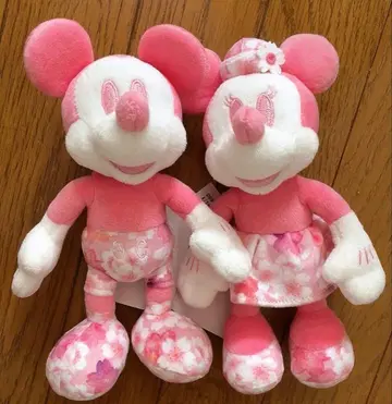 디즈니 봉제 인형 배치 핑크 벚꽃 패턴