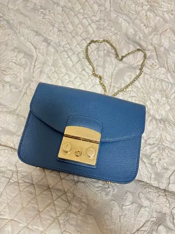 FURLA 메트로폴리스
