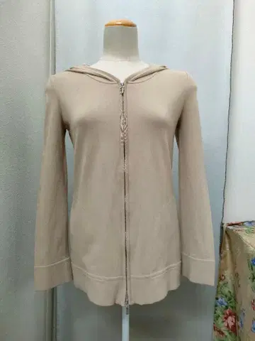 폭시 베이지 백 로고 후드티 얇은 소재