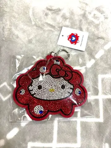 헬로키티 MYAKU-MYAKU 키링 미야쿠미야쿠 콜라보 만박