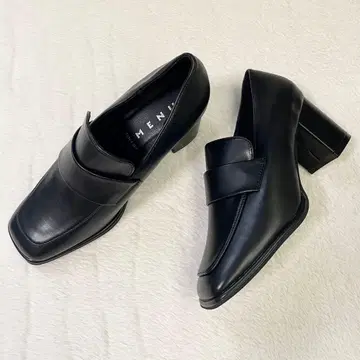 시착만 새상품 [므뉴] 힐 로퍼 블랙 23.5cm