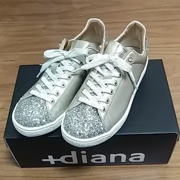 +diana 스니커즈 23.5cm