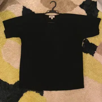 COS 플리츠 상의