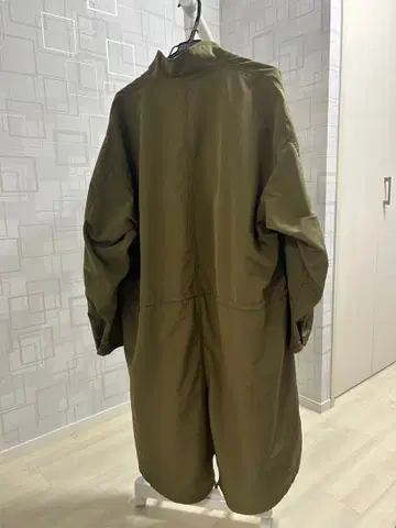 올리브색 롱 모즈 코트