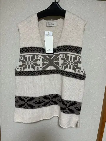 베스트 니트 멜란지 새상품 미사용 인기 9일 한정 가격