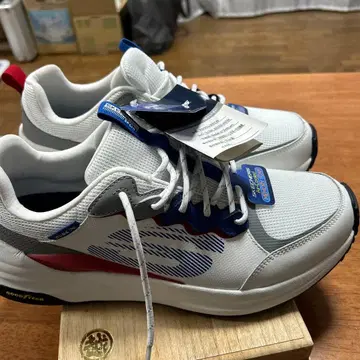 SKECHERS 스케쳐스 메모리폼 27.5
