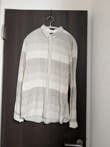 그레이 계열 체크 무늬 긴팔 셔츠 폴스미스