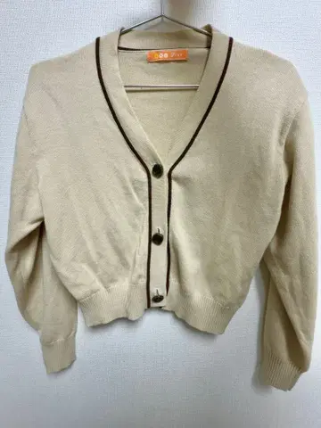 fint 베이지 V넥 가디건