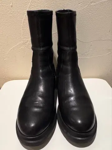 블랙 가죽 숏부츠