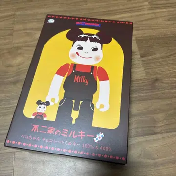 BE@RBRICK 페코짱 초콜릿 밀키 100% & 400%