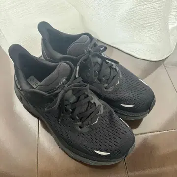[ 새상품급 ] HOKA 클리프톤 8 블랙