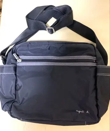 아네스 베. 숄더백