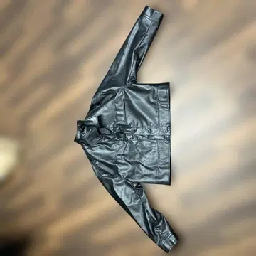 Crescent Moon 블랙 가죽 자켓 사이즈 F