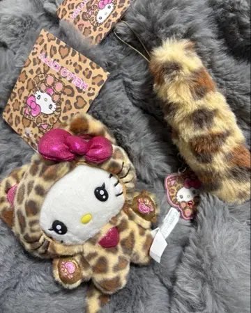 헬로키티 갸루 고양이 레오파드 무늬 봉제 인형 스트랩 2개 세트