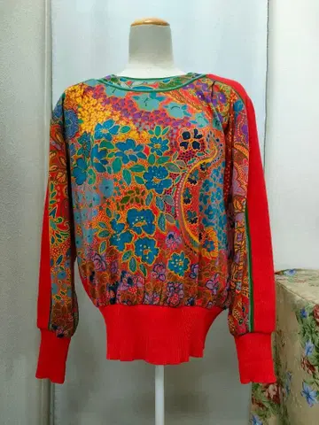 레오나르 레트로 구제 의류 레드 티셔츠