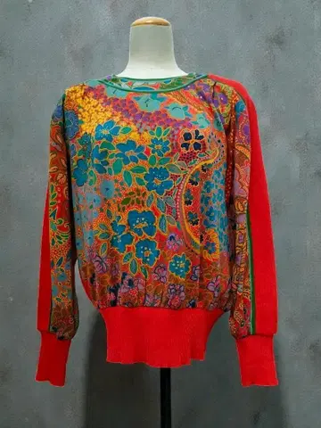 레오나르 레트로 구제 의류 레드 티셔츠