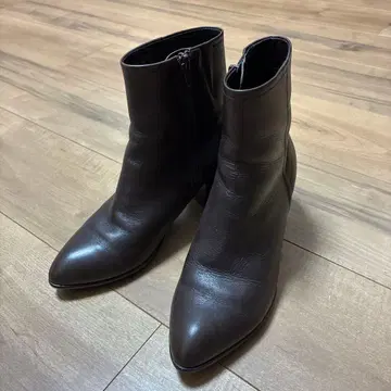 [ 새상품급 ] ing 브라운 가죽 앵클부츠 23cm