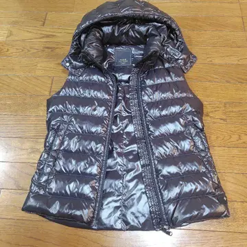 [ 컨디션 최상 ] 타트라스 후드 부착 블랙 다운 베스트