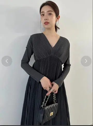 아뉴앙스 플리츠 롱 원피스 그레이