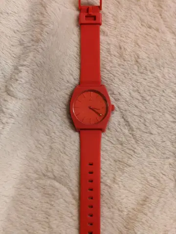 레드 심플 아날로그 손목시계