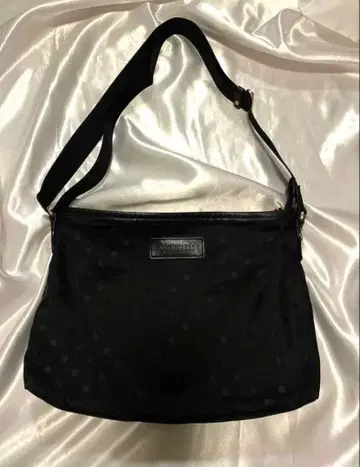 MACKINTOSH PHILOSOPHY 블랙 도트 무늬 숄더백