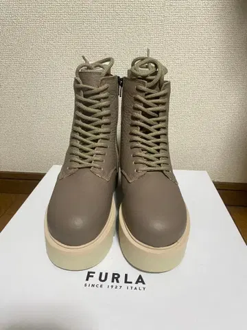FURLA 그레이지 가죽 하이컷 부츠