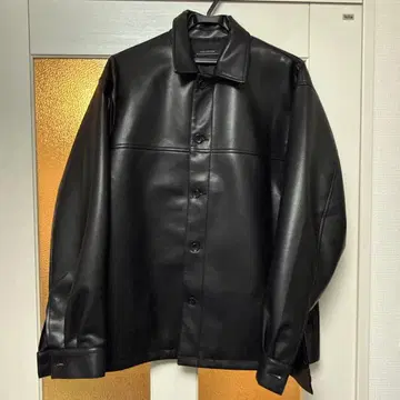 NANO UNIVERSE 블랙 가죽 코트