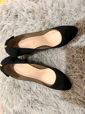 리본 포함 블랙 하이힐