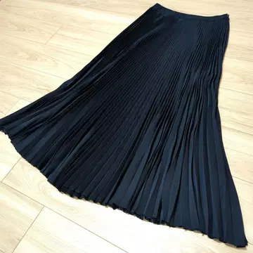 Graphpaper 그라프 페이퍼 새틴 플리츠 스커트 블랙