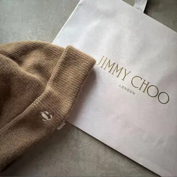 JIMMY CHOO 베이지 니트 모자