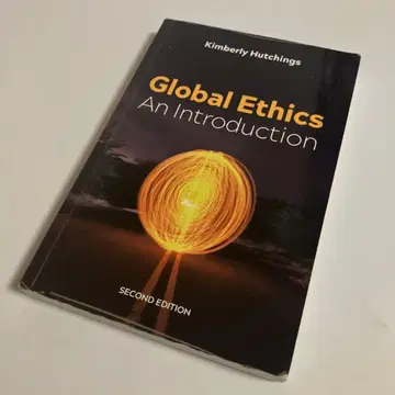 외국도서 Global Ethics:An Introduction 제2판